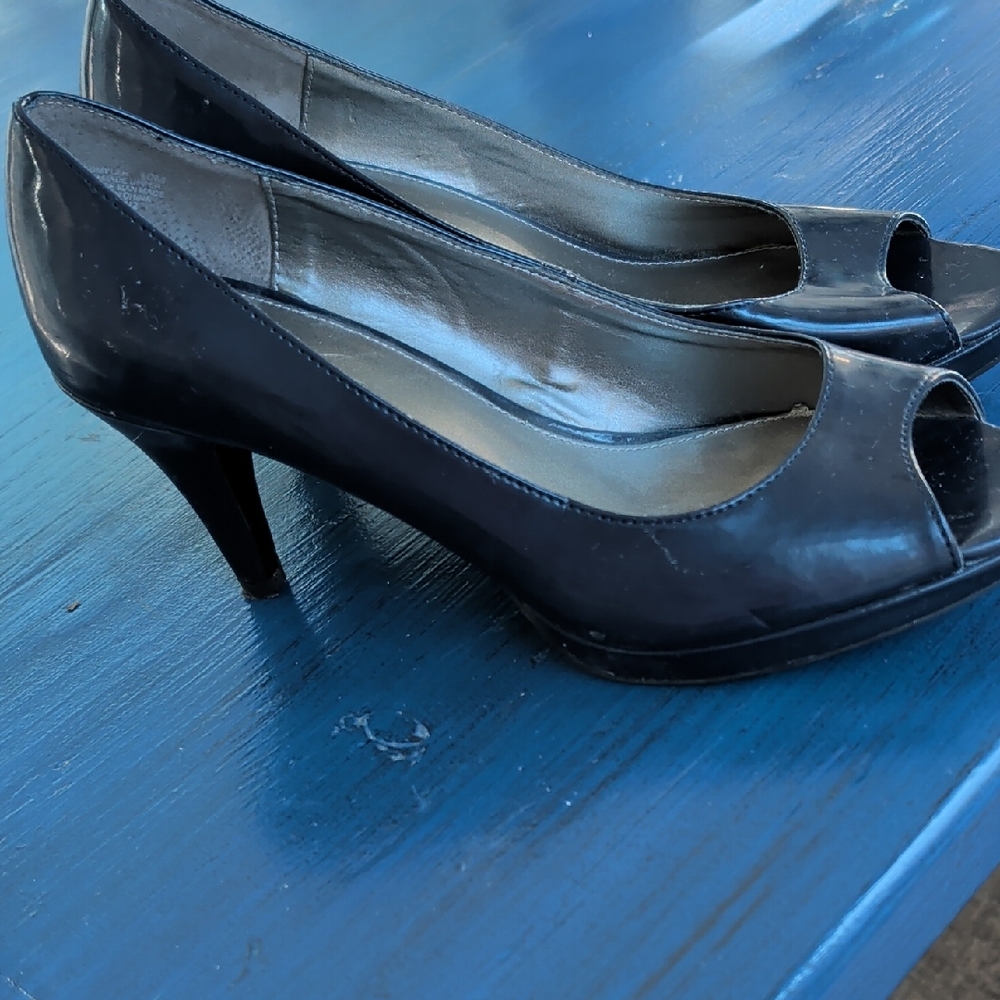 Bandolino Classic Black Peep-Toe Heels